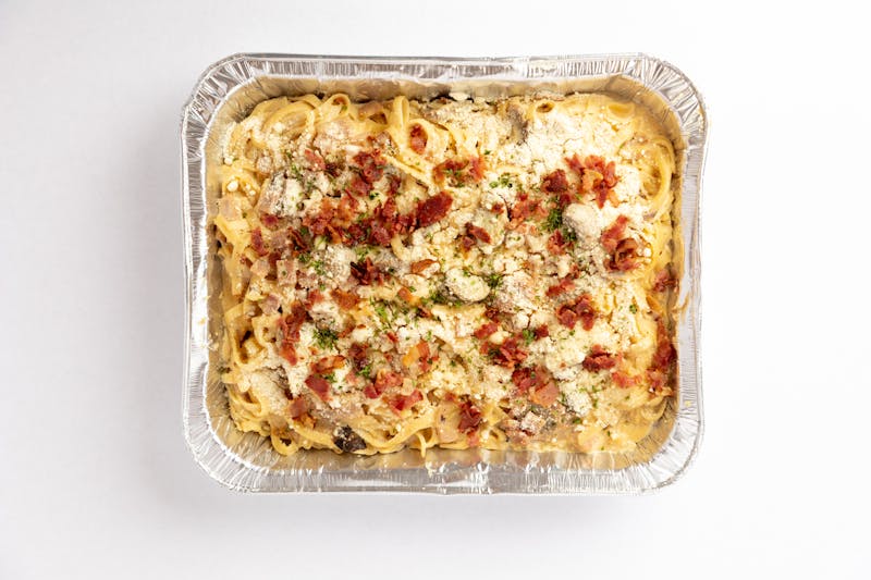 Creamy fettuccine alfredo with chicken